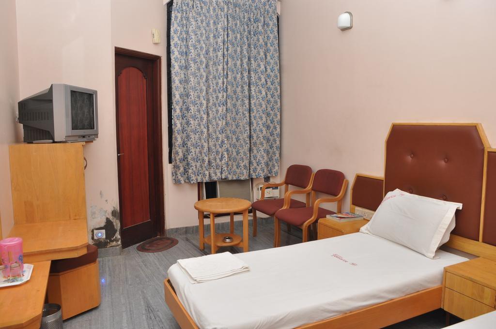 Hotel Pearls Maduráj Kültér fotó