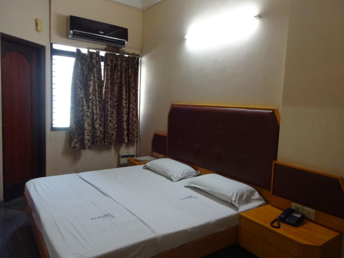 Hotel Pearls Maduráj Kültér fotó